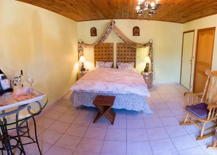 Domaine Bacchus Couette-café *